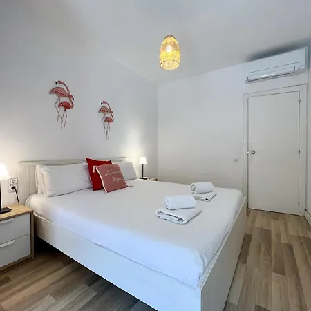 U-nique Sardenya Ii Apartment *